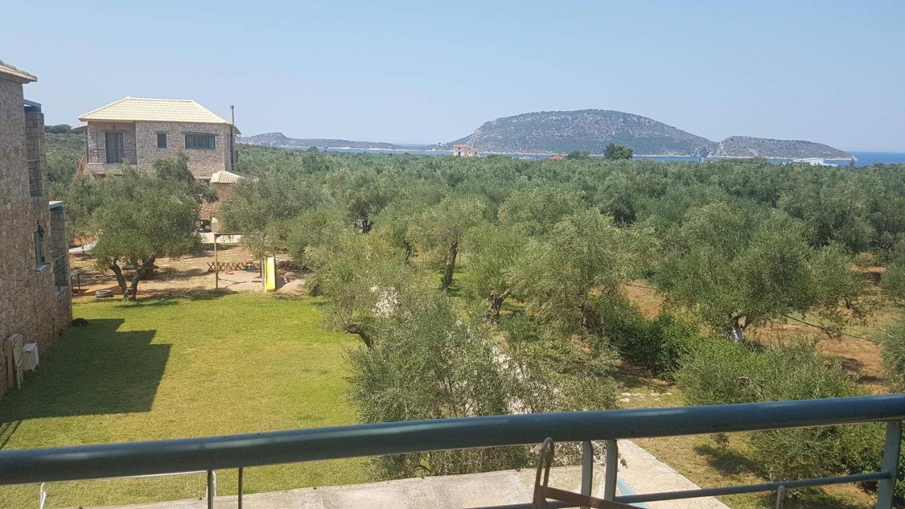 Megalos kampos Marathopoli Exterior foto